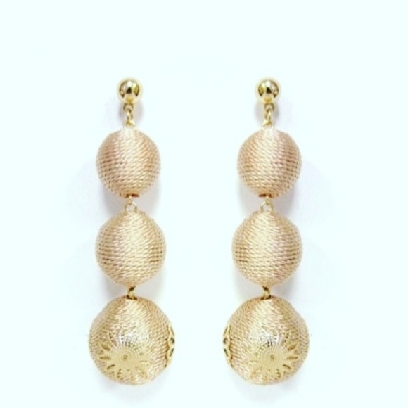 Beige bon bon earrings, beaded balls earrings, - Picture 5 of 5